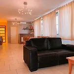 Coral Bed & Breakfast *