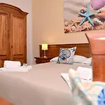 Coral Bed & Breakfast *