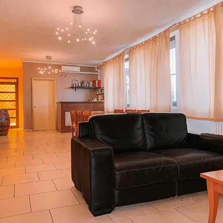 Coral Bed & Breakfast *