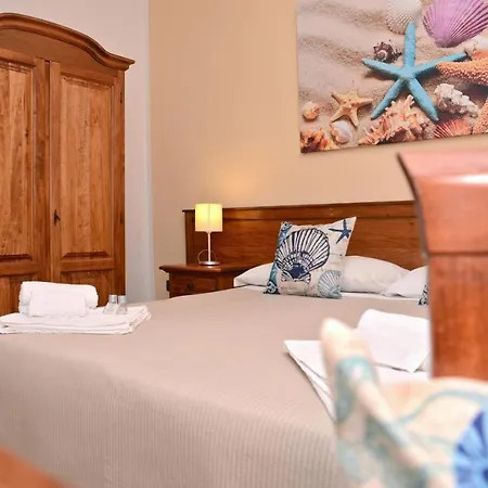 Coral Bed & Breakfast *