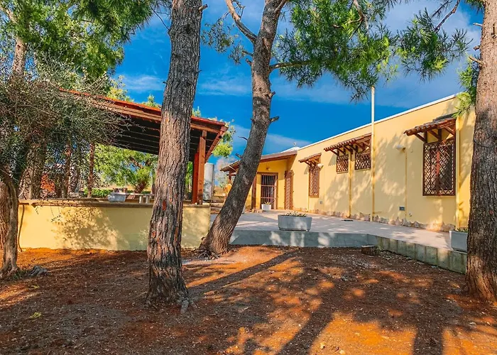 Coral Bed & Breakfast *